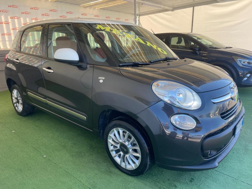 FIAT 500L  9..